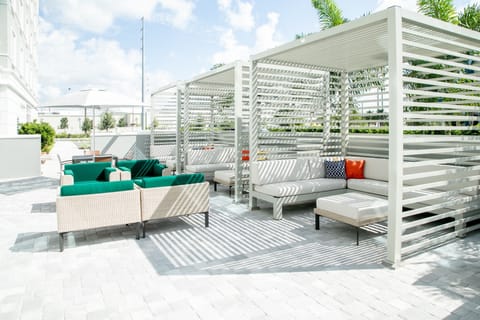 Outdoor pool, free cabanas, pool umbrellas