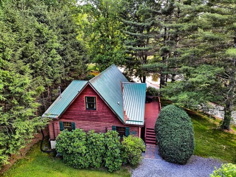 Birds eye view of the cabin