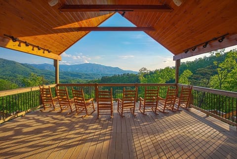 Image of the Main Level Deck of Gatlinburg Mansion.