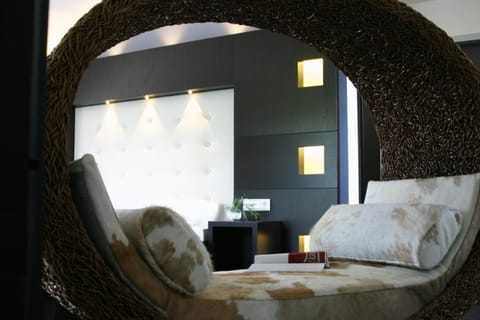 Hypo-allergenic bedding, in-room safe, individually decorated