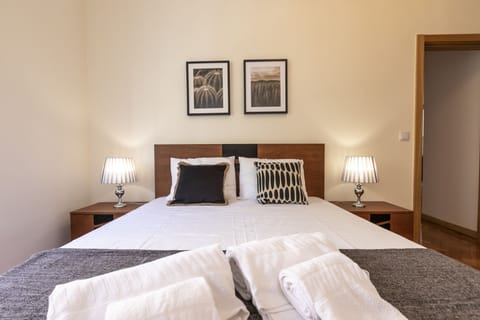 Quarto de casal com arrumação