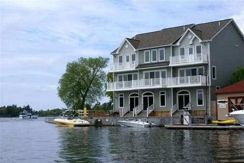 Three floors on the Left
