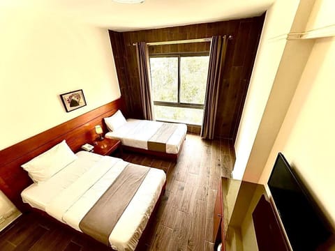 Standard Room | Minibar, in-room safe, desk, soundproofing