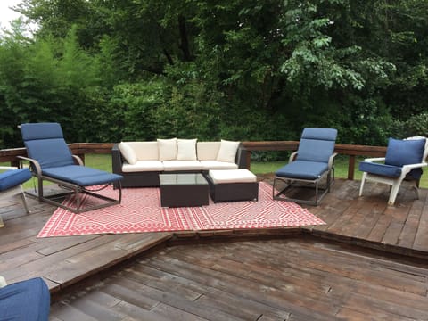 Outside deck area seats up to 8.