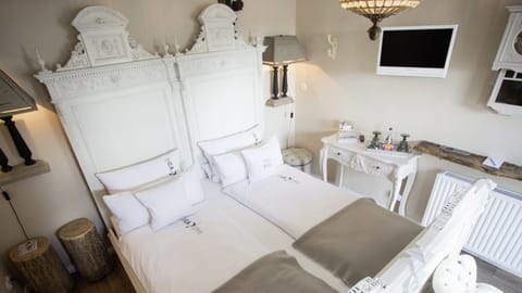 Room (Terrassenzimmer) | Egyptian cotton sheets, premium bedding, in-room safe, blackout drapes