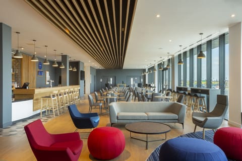 Breakfast, lunch and dinner served