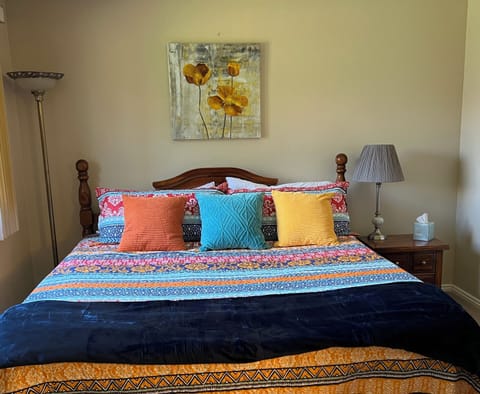 King size Bed