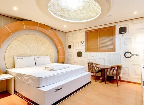 Basic Room (A) | Free WiFi, bed sheets