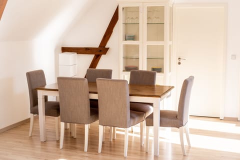 Apartment, Private Bathroom | Restaurant