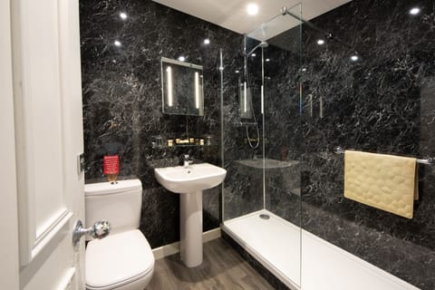 Double Room, Ensuite (Room 4) | Bathroom