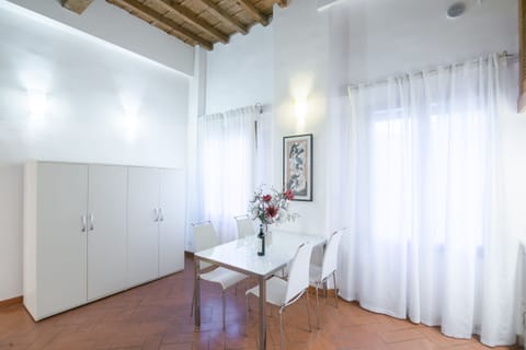 Romantic Loft, 1 Bedroom | In-room dining