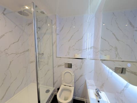 Shower, free toiletries, hair dryer, bathrobes