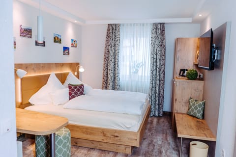 Signature Double Room | In-room safe, desk, laptop workspace, free WiFi