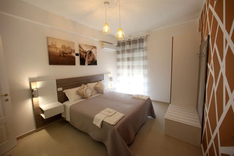 Deluxe Double or Twin Room, Non Smoking | Desk, blackout drapes, free cribs/infant beds, free WiFi