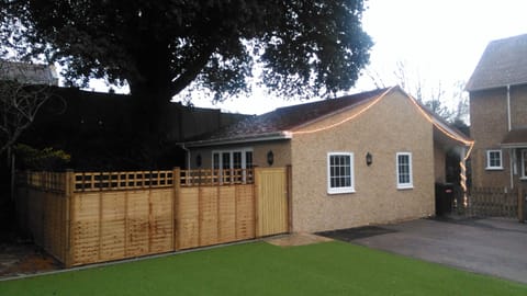 Little Ridge with secluded and private  patio space 