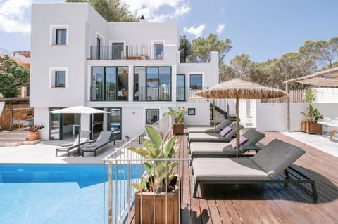 Villa, sun deck and pool