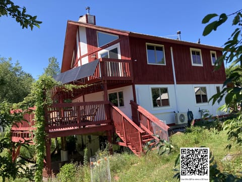 View 3D tour here: https://app.lapentor.com/sphere/timbuktu-chalet-tour