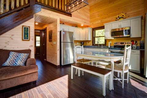 Fully furnished Kitchen with Granite Countertops