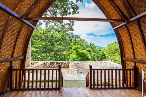 Standard Double Room, 1 Queen Bed, Private Bathroom, Hill View | Hill view