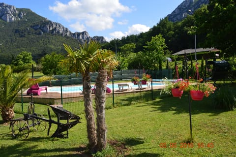 Seasonal outdoor pool, pool umbrellas, sun loungers