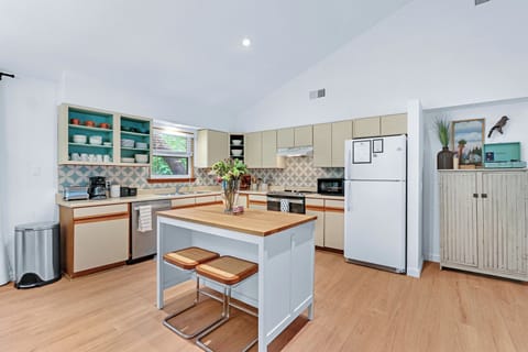 Additional seating at the island