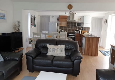 Living room to kitchen area.