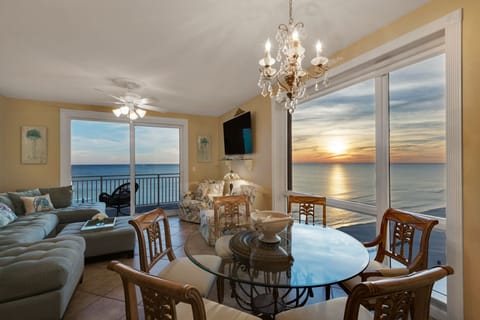 Gorgeous WESTERN sunset views over the ocean from BOTH inside and outside condo.