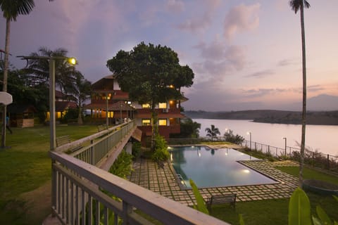 Luxury Studio Suite | Lake view
