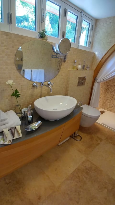 Double Room (Elodie) | Bathroom | Shower, rainfall showerhead, free toiletries, hair dryer