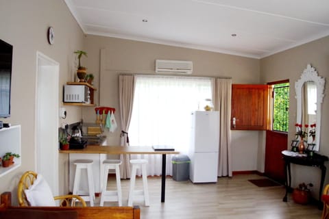Apartment, 1 Bedroom | Private kitchen | Full-size fridge, microwave, stovetop, coffee/tea maker