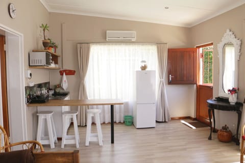 Apartment, 1 Bedroom | Private kitchen | Full-size fridge, microwave, stovetop, coffee/tea maker