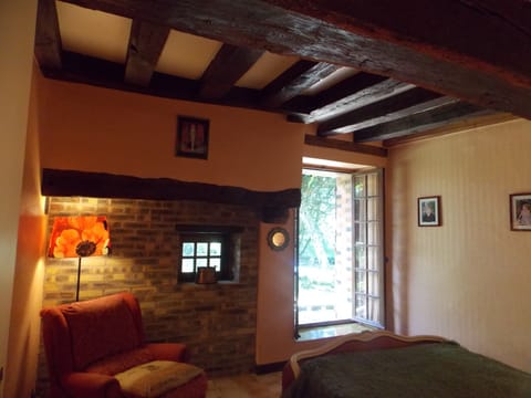 Beautiful house in the woods on paths Colette Farm Stay in Bourgogne-Franche-Comté