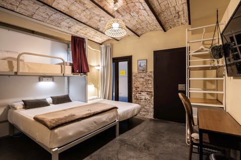 Quadruple Room, Private Bathroom | Blackout drapes, soundproofing, free WiFi, bed sheets