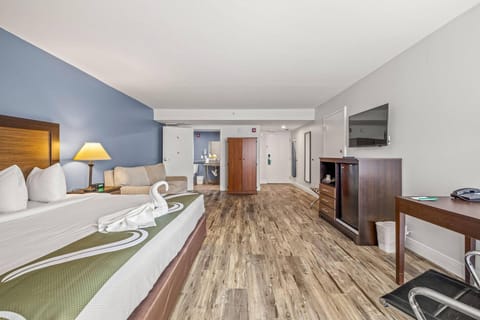 Room, 1 King Bed, Accessible, Non Smoking | Desk, iron/ironing board, rollaway beds, free WiFi