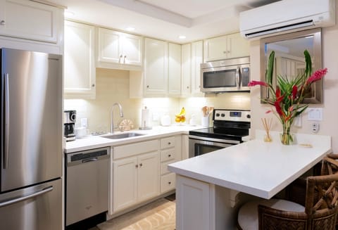 fully equipped kitchen 