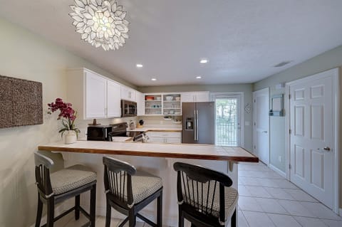Kitchen with Breakfast Bar-Upstairs