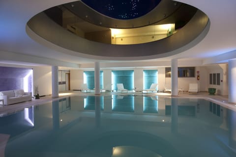 Sauna, hot tub, steam room, Turkish bath, body treatments, aromatherapy