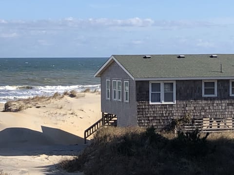 Oceanfront with SPECTACULAR ocean views!
