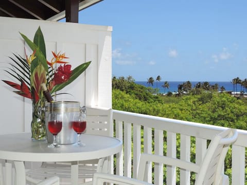 Dining on the lanai