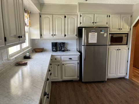Plenty of counter space to enjoy cooking together 