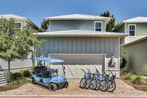 6-Seater Golf Cart with Every Reservation! 