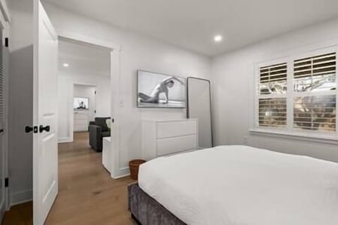 Bedroom 1 (1)