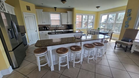 Kitchen and dining room - seats 14-16