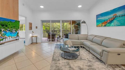 Livingroom & Screened-in Balcony - 2nd Floor