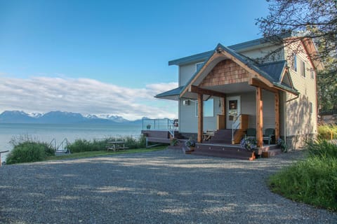 WELCOME!!
SEAFARERS BEACH HOUSE & TINY HOUSE