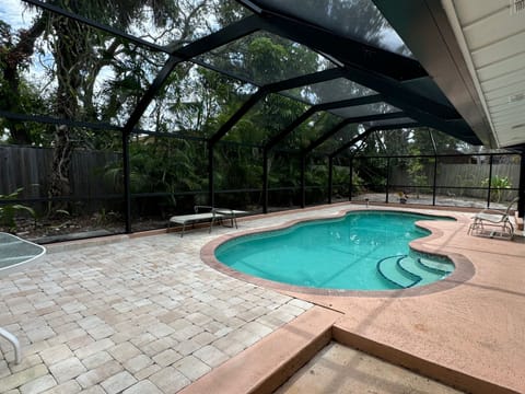 Sea horse salt-water, heated pool!
