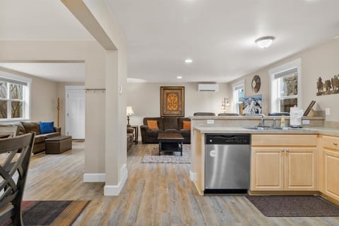 Open, social, light and bright!