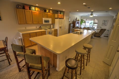 overview kitchen to living area
