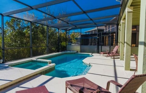 Villa Pool