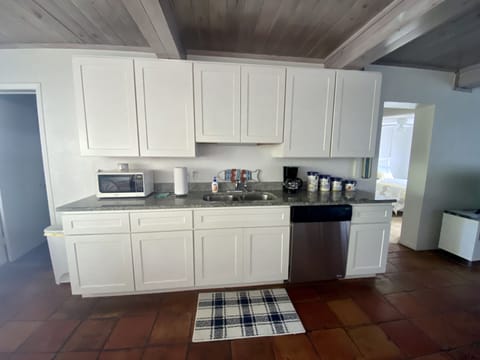 Kitchen Area - Side 1